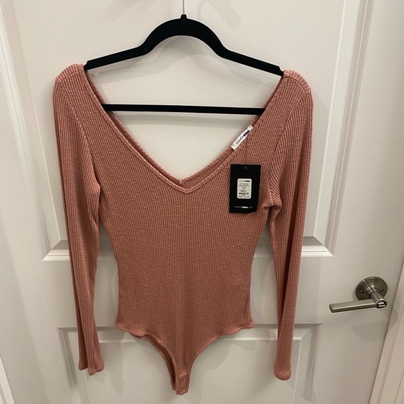 Off shoulder bodysuit - Picture 2 of 3